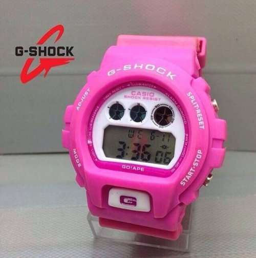 นาฬิกา G-shock สีชมพู หน้าปัดแบ่งครึ่งคาดกลาง